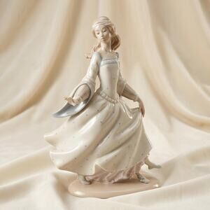 1972 Lladro Spain Glossy Porcelain Cinderella Lost Slipper #4828 Figurine